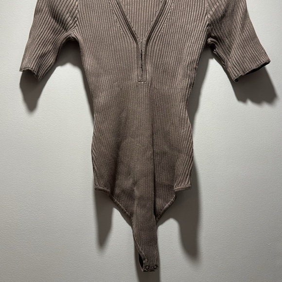 Abercrombie & Fitch Hook and Eye Polo Bodysuit - Picture 3 of 10